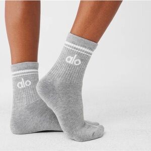 ALO Yoga Gray Half-Crew Socks with White Stripe Medium New Unisex